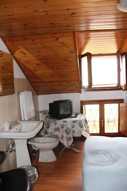 B&B Edelweiss Castione della Presolana 2*,  Italy